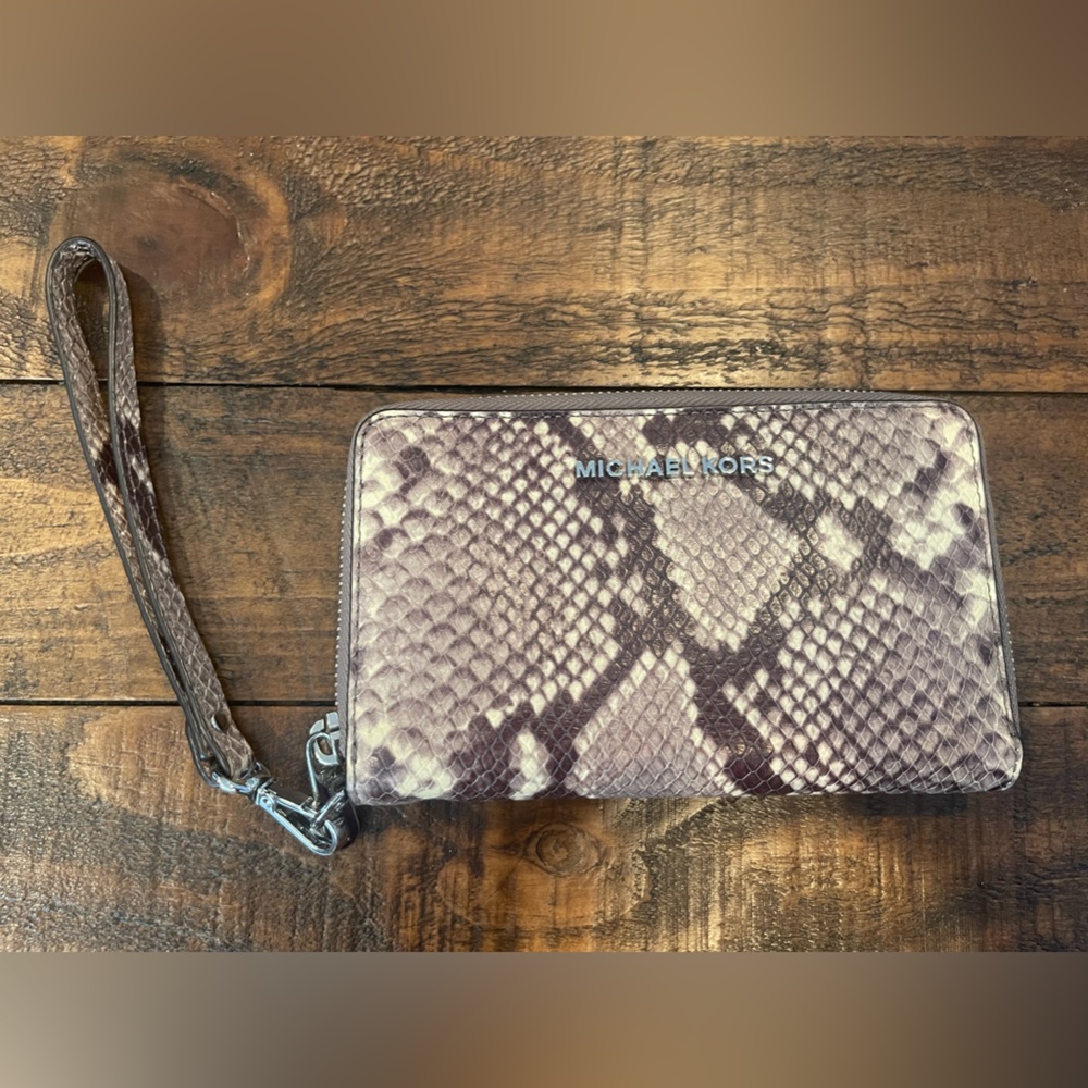 Michael Kors Wristlet
